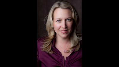 Author Cheryl Strayed (Holly Andres)