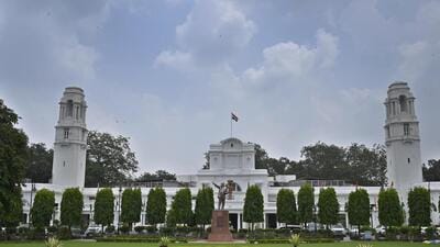The legislators called the expressway project the “biggest scam in 75 years” and demanded a thorough investigation into the irregularities by federal agencies like the Enforcement Directorate and the Central Bureau of Investigation. (Sanjeev Verma/ HT Photo)