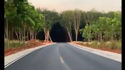 Snapshot of the optical illusion that looks like a tunnel. (Twitter) Snapshot of the optical illusion that looks like a tunnel. (Twitter)