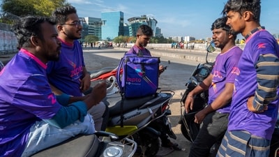 Mumbai, India - June 10, 2023: Zepto delivery partners waiting for delivery orders. (Photo by Satish Bate/Hindustan Times) Mumbai, India - June 10, 2023: Zepto delivery partners waiting for delivery orders. (Photo by Satish Bate/Hindustan Times)