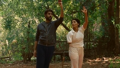 Abhishek Bachchan and Saiyami Kher in a still from Ghoomer. Abhishek Bachchan and Saiyami Kher in a still from Ghoomer.