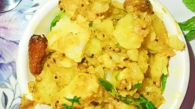 Aloo Ke Gutke: This is an easy potato recipe from Uttarakhand. It is prepared using potato, red chilli powder, salt, turmeric, coriander leaves and coriander powder and goes best with Navrang Dal and Mooli Paratha. (Instagram/@pooja_slife) Aloo Ke Gutke: This is an easy potato recipe from Uttarakhand. It is prepared using potato, red chilli powder, salt, turmeric, coriander leaves and coriander powder and goes best with Navrang Dal and Mooli Paratha. (Instagram/@pooja_slife)