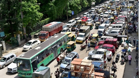 Bengaluru Traffic News LIVE Updates. (PTI) Bengaluru Traffic News LIVE Updates. (PTI)
