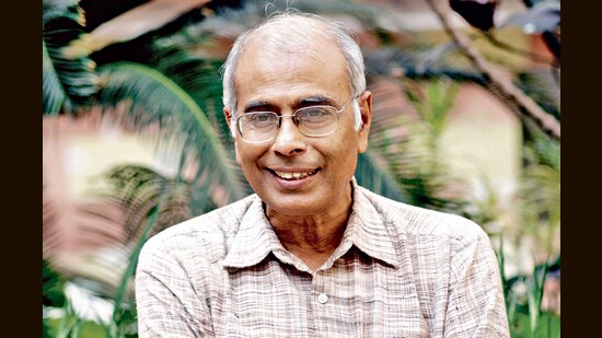 Dr Dabholkar was shot dead while on a morning walk on the Omkareshwar Bridge in Pune city on August 20, 2013. (HT PHOTO)