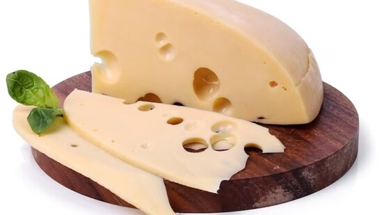 Cheese: Aged cheeses can contain saturated fats and sodium, which are linked to inflammation and cardiovascular issues, potentially accelerating aging-related problems.&nbsp;(Freepik)