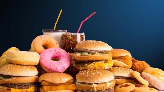 Sugar: Excessive sugar consumption can lead to the formation of harmful compounds called AGEs, contributing to oxidative stress and tissue damage.(Shutterstock)