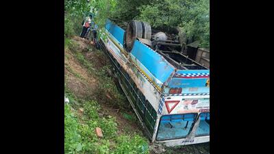 The overturned bus near Hatho village in Jind’s Narwana on Saturday. (HT Photo) The overturned bus near Hatho village in Jind’s Narwana on Saturday. (HT Photo)