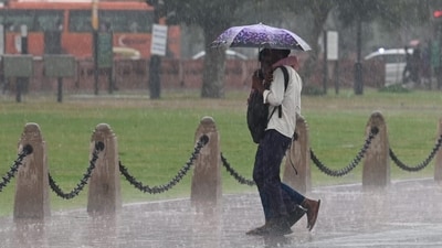 The national capital recorded 13 mm rainfall till 8.30 am and the weather department has predicted generally cloudy skies with light to moderate showers during the day. (HT Photo/Vipin Kumar) The national capital recorded 13 mm rainfall till 8.30 am and the weather department has predicted generally cloudy skies with light to moderate showers during the day. (HT Photo/Vipin Kumar)