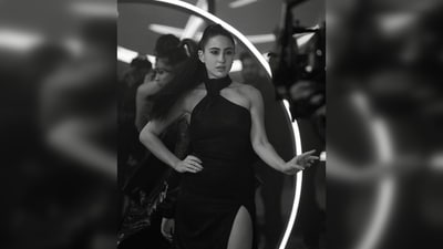 Sharing a series of images on her Instagram handle, Sara Ali Khan captioned her post, "Sometimes it’s appropriate to flash." (Instagram/@saraalikhan95) Sharing a series of images on her Instagram handle, Sara Ali Khan captioned her post, "Sometimes it’s appropriate to flash." (Instagram/@saraalikhan95)
