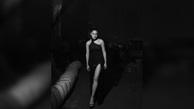 Sara Ali Khan's jaw-dropping photos were captured by photographer Krishna Soni and her hair and makeup were done by Sanky Evrus and Vardan Nayak. (Instagram/@saraalikhan95) Sara Ali Khan's jaw-dropping photos were captured by photographer Krishna Soni and her hair and makeup were done by Sanky Evrus and Vardan Nayak. (Instagram/@saraalikhan95)