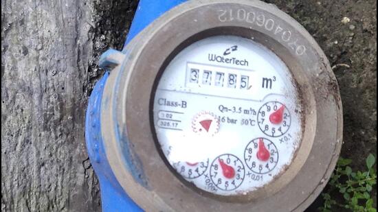 Activists said that PMC laid 1,600 kilometres of new water pipeline for 24x7 water supply system, but about 80-kilometre of its network is more than 50 years old with possibility of leakage. ((PIC FOR REPRESENTATION))