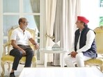 Actor Rajinikanth meets Akhilesh Yadav Actor Rajinikanth meets Akhilesh Yadav