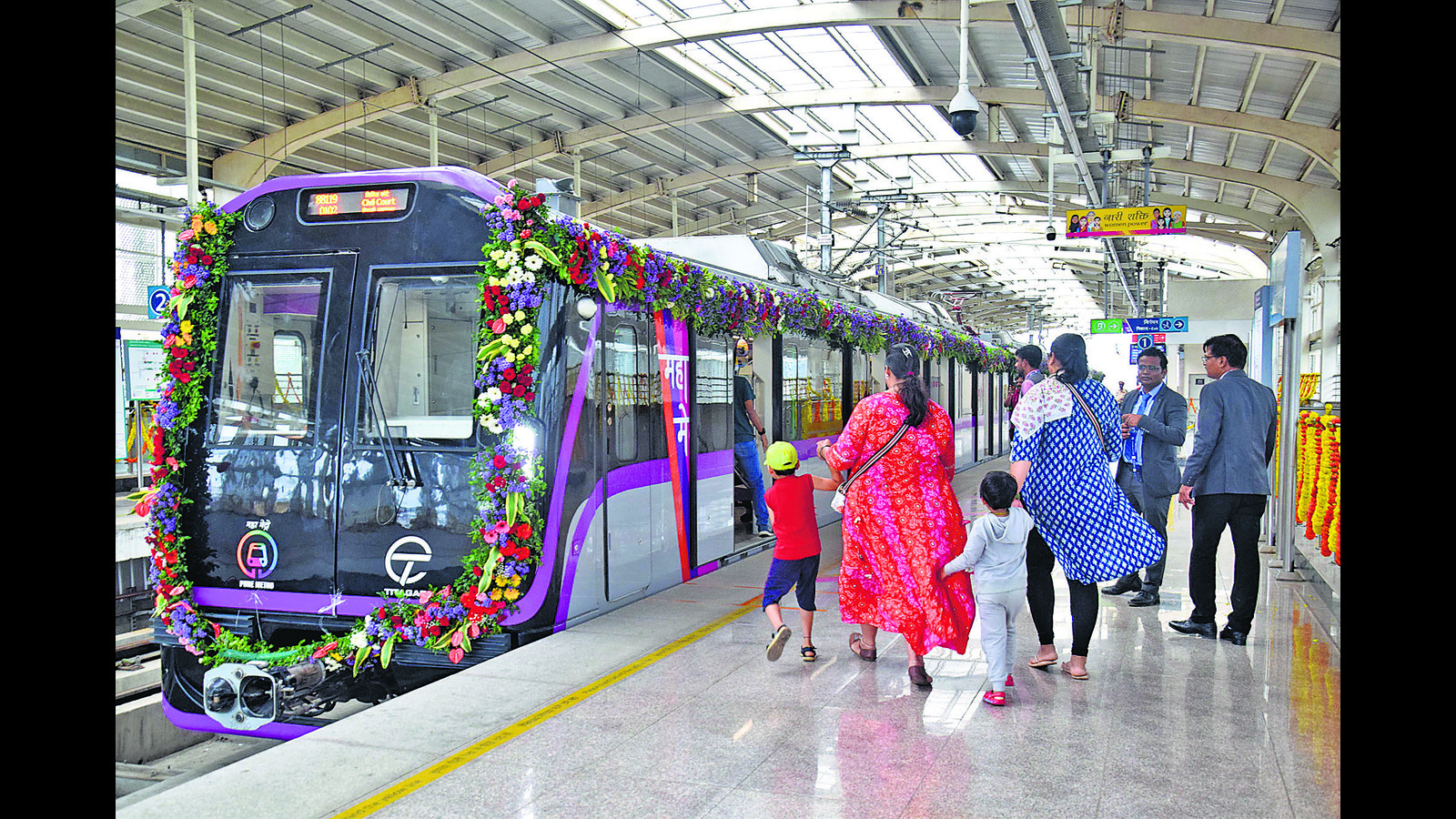 Pune Metro records ridership of 10 lakh on two stretches - Vimarsana News
