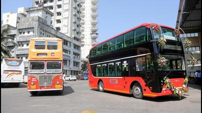 BEST is expected to get 2,100 AC single-decker e-buses by March next year, which would boost their fleet that currently stands at 3062 buses and ferries 30-32 lakh passengers every day. The undertaking needs 5,500-6,000 buses to optimally cater for the city. (Bhushan Koyande/HT Photo) BEST is expected to get 2,100 AC single-decker e-buses by March next year, which would boost their fleet that currently stands at 3062 buses and ferries 30-32 lakh passengers every day. The undertaking needs 5,500-6,000 buses to optimally cater for the city. (Bhushan Koyande/HT Photo)