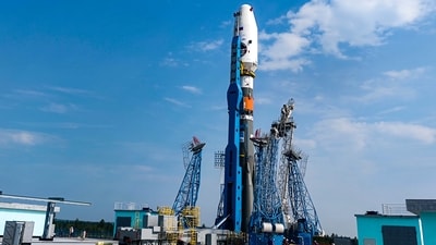 The Soyuz-2.1b rocket with the moon lander Luna 25 automatic station is set at a launch pad at the Vostochny Cosmodrome in the Russian Far East on August 8. (Roscosmos via AP) The Soyuz-2.1b rocket with the moon lander Luna 25 automatic station is set at a launch pad at the Vostochny Cosmodrome in the Russian Far East on August 8. (Roscosmos via AP)