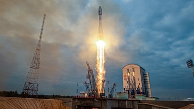 The Soyuz-2.1b rocket with the moon lander Luna-25 automatic station takes off from a launch pad at the Vostochny Cosmodrome in the Russia's Far East, on August 11. (AP) The Soyuz-2.1b rocket with the moon lander Luna-25 automatic station takes off from a launch pad at the Vostochny Cosmodrome in the Russia's Far East, on August 11. (AP)
