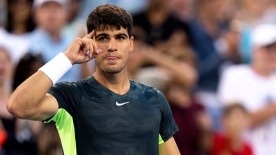 Carlos Alcaraz, of Spain, looks over at his coach after defeating Hubert Hurkacz, of Poland, during the semifinal of the Western & Southern Open (USA TODAY Sports via Reuters Con)