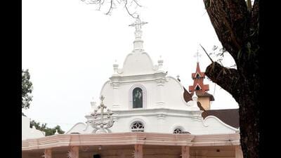 The rector at the St Mary’s Basilica in Ernakulam, the principal church of the archdiocese, who supports the unified mass, did not perform the mass fearing tension. (HT Photo) The rector at the St Mary’s Basilica in Ernakulam, the principal church of the archdiocese, who supports the unified mass, did not perform the mass fearing tension. (HT Photo)