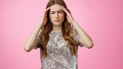 Head ache and body pain: It is common to experience a severe body ache in back, shoulder etc. People may also suffer from head ache. (DW/YAY Images/Imago Image) Head ache and body pain: It is common to experience a severe body ache in back, shoulder etc. People may also suffer from head ache. (DW/YAY Images/Imago Image)