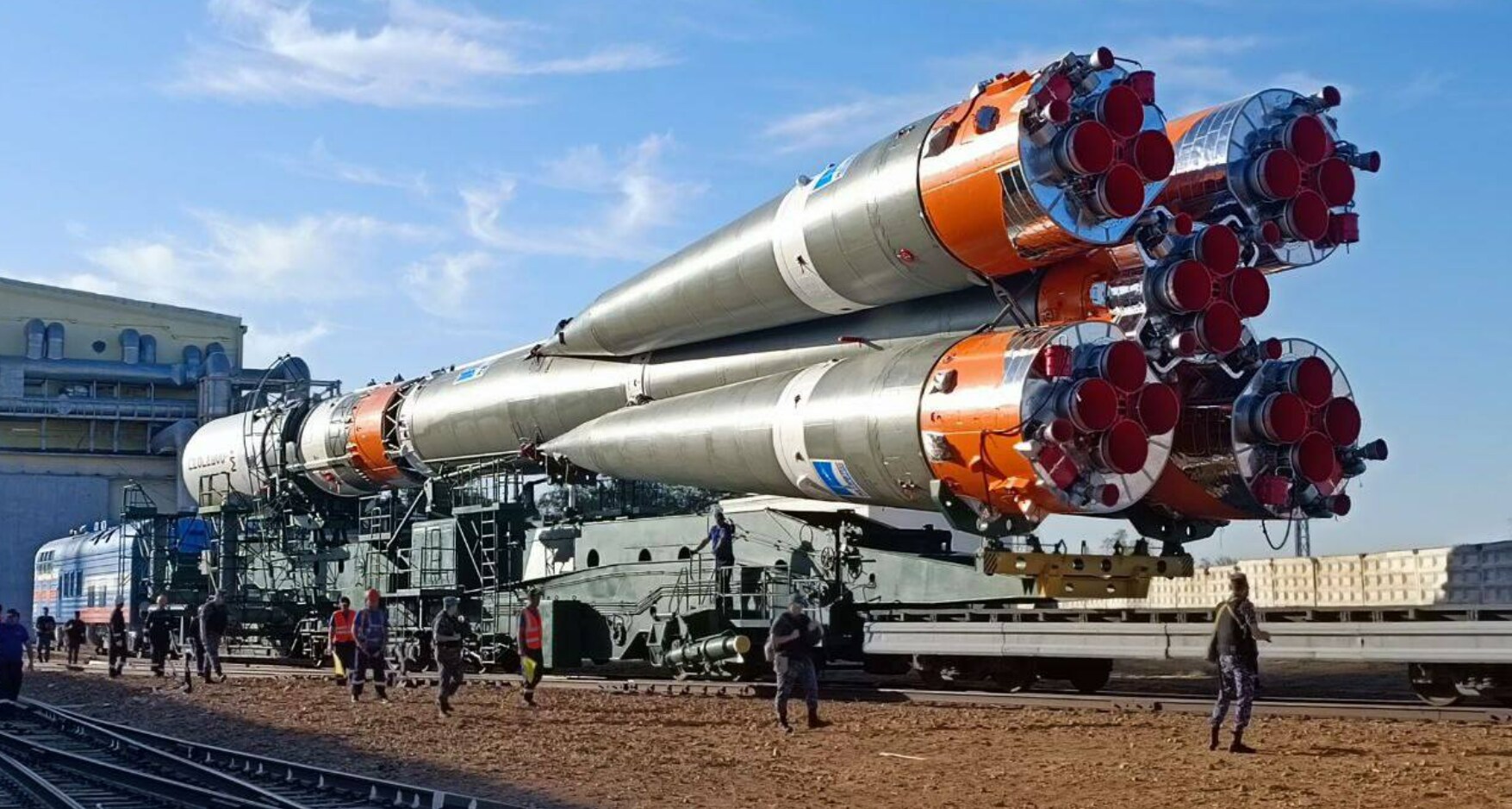 Removal of the Soyuz-2.1a rocket with the Progress MS-24 cargo ship (Yuzhny Space Center) Removal of the Soyuz-2.1a rocket with the Progress MS-24 cargo ship (Yuzhny Space Center)