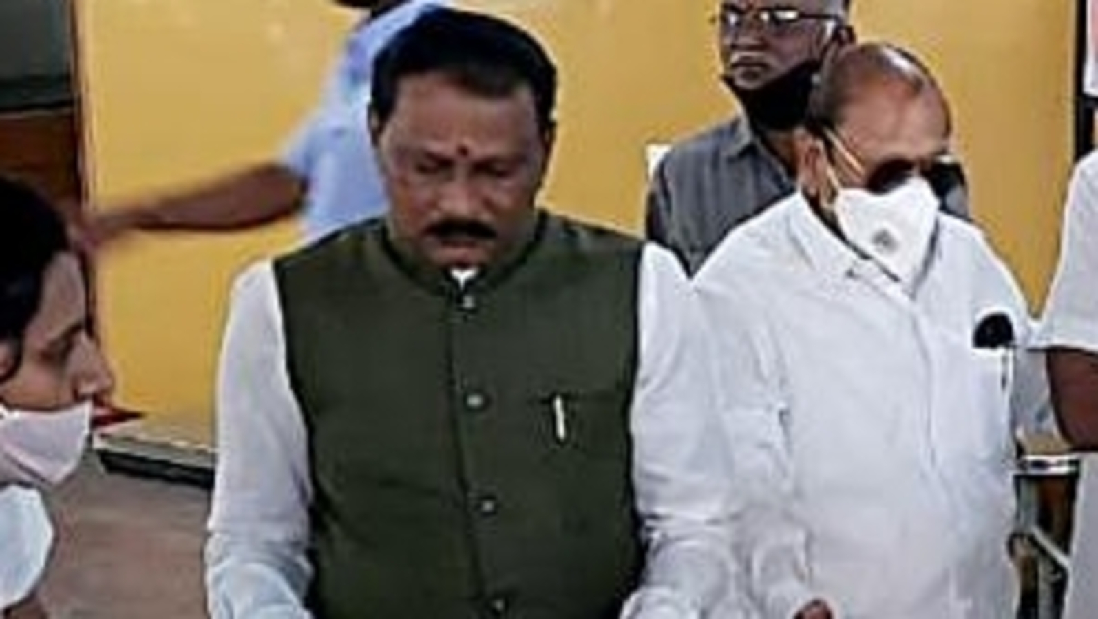 BJP's S T Somashekar meets CM Siddaramaiah amid buzz about 'Operation Hasta' - Vimarsana News