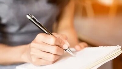 Journaling can help us to track the good things that we learnt and inherited from our mothers. We should also focus on the good parts in lives that should be celebrated.&nbsp; (Unsplash)