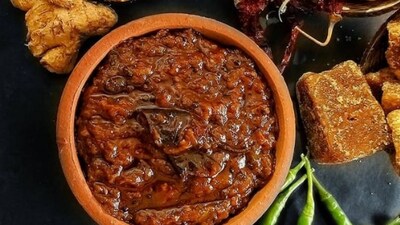 Inji Curry: Also known as puli inji in some parts of Kerala, Inji Curry is a sweet and sour curry made with ginger, tamarind and jaggery. This is one of the first dishes prepared in Malayali households in the days leading to Thiruvonam.&nbsp; (Instagram/@oruvadakkanfoodie)