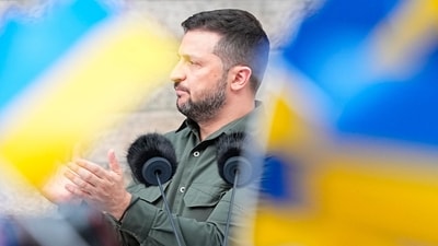 Russia-Ukraine War: Ukrainian President Volodymyr Zelensky addresses people from the steps of Christiansborg palace in Copenhagen, Denmark. (AP) Russia-Ukraine War: Ukrainian President Volodymyr Zelensky addresses people from the steps of Christiansborg palace in Copenhagen, Denmark. (AP)