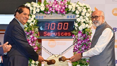 Mr. K V Kamath (Independent Director and Non-Executive Chairman, JFSL), Mr. Subhash S Mundra (Chairman, BSE),  at the Listing Ceremony of Jio Financial Services Limited on the Bombay Stock Exchange, in Mumbai, India, on Monday, August 21, 2023.  (Photo by Anshuman Poyrekar/ Hindustan Times)