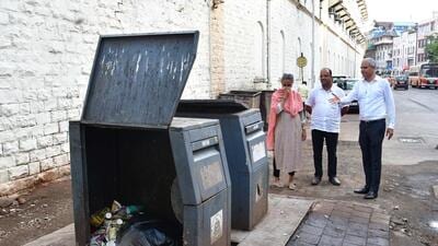 Mumbai, India – Aug 21, 2023: Bella Shah and Makrand Narvekar visit Underground Waste Bin at Shahid Bhagat Singh Road, nr Old Customs House, in Mumbai, India, on Monday, Aug 21, 2023. (Photo by Bhushan Koyande/HT Photo) Mumbai, India – Aug 21, 2023: Bella Shah and Makrand Narvekar visit Underground Waste Bin at Shahid Bhagat Singh Road, nr Old Customs House, in Mumbai, India, on Monday, Aug 21, 2023. (Photo by Bhushan Koyande/HT Photo)