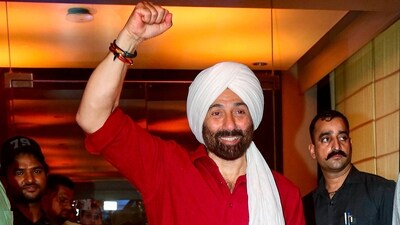 Actor Sunny Deol poses for photographs during the success press conference of his film Gadar-2 in Mumbai. (PTI) Actor Sunny Deol poses for photographs during the success press conference of his film Gadar-2 in Mumbai. (PTI)