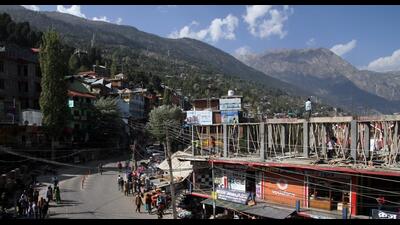 Shimla has been growing rapidly; even areas in the periphery of the city, prominent ridges of Sanjauli, Cemetery, Dhalli, Bhattakufar, Mehli, Kangnadhar, Khalini, and Bharari, are seeing unplanned growth (Gerd Eichmann /Wikimedia Commons) Shimla has been growing rapidly; even areas in the periphery of the city, prominent ridges of Sanjauli, Cemetery, Dhalli, Bhattakufar, Mehli, Kangnadhar, Khalini, and Bharari, are seeing unplanned growth (Gerd Eichmann /Wikimedia Commons)
