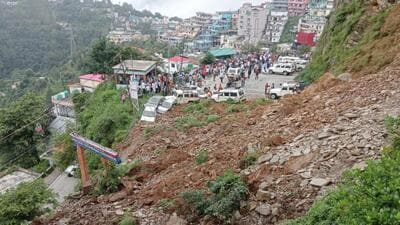 Tehri Garhwal district magistrate Mayur Dikshit and chief development officer Manish Kumar also reached the landslide spot near the Chamba police station (HT Photo) Tehri Garhwal district magistrate Mayur Dikshit and chief development officer Manish Kumar also reached the landslide spot near the Chamba police station (HT Photo)