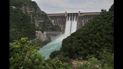 The water level in Bhakra touched 1,680 feet, its maximum filling capacity, while at Pong, the level reached 1,399 feet against the maximum filing capacity of 1,390 feet forcing BBMB to open floodgates. (File Photo)