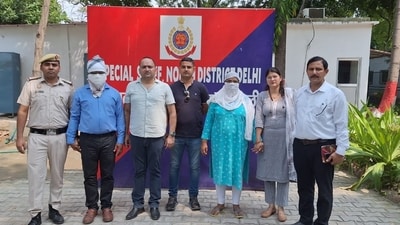 Delhi govt official arrested Delhi govt official arrested