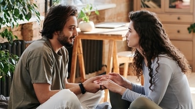 Reasons why we feel triggered in a relationship (Pexels)