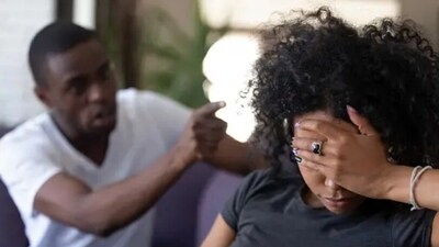 Sometimes a relationship can be extremely unsafe for us emotionally, mentally and also physically. Being a part of an unhealthy and toxic relationship can give us trauma as well. While we try and strive to create a healthy space in the relationship, not all relationships are happy and safe for us. But how to know? Psychotherapist Terri Cole shared a few signs of an unsafe emotional relationship. (Unsplash) Sometimes a relationship can be extremely unsafe for us emotionally, mentally and also physically. Being a part of an unhealthy and toxic relationship can give us trauma as well. While we try and strive to create a healthy space in the relationship, not all relationships are happy and safe for us. But how to know? Psychotherapist Terri Cole shared a few signs of an unsafe emotional relationship. (Unsplash)