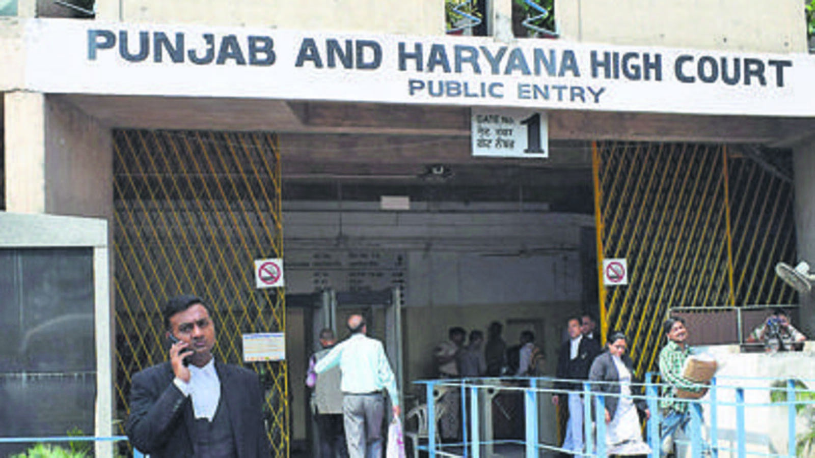 Murder of two cops: HC grants bail to minor girl - Vimarsana News