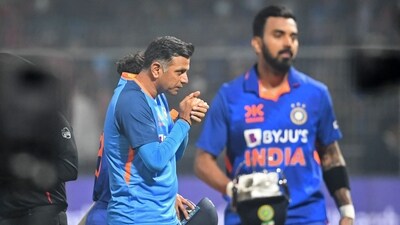 India's coach Rahul Dravid (L) reacts next to player KL Rahul (File photo) (AFP) India's coach Rahul Dravid (L) reacts next to player KL Rahul (File photo) (AFP)
