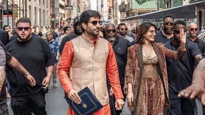 Samantha is flanked by security personnel as she waves to the crowd gathered for the parade. Samantha, who will next be seen in the movie Kushi with Vijay Deverakonda, called it an honour to witness such a rich representation of Indian culture and heritage.&nbsp; 