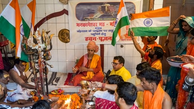 Mahant of Sri Mankameshwar temple Mahant Devaigya Puri performs 'puja' and 'havan' for the safe landing of Chandrayaan -3, in Lucknow, Tuesday. (PTI) Mahant of Sri Mankameshwar temple Mahant Devaigya Puri performs 'puja' and 'havan' for the safe landing of Chandrayaan -3, in Lucknow, Tuesday. (PTI)