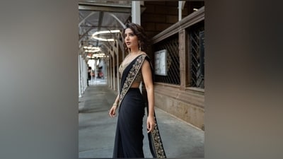 Samantha shared her pictures on Instagram with a black heart emoji. Designer Arpita Mehta's official page also posted her photos with the caption, "@samantharuthprabhuoffl looks simply drop-dead gorgeous in our Black multi-thread hand-embroidered saree set at the 41st India Day parade in New York." (Instagram) Samantha shared her pictures on Instagram with a black heart emoji. Designer Arpita Mehta's official page also posted her photos with the caption, "@samantharuthprabhuoffl looks simply drop-dead gorgeous in our Black multi-thread hand-embroidered saree set at the 41st India Day parade in New York." (Instagram)