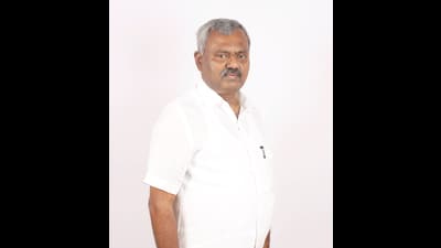 Somashekar noted that chief minister Siddaramaiah and deputy chief minister DK Shivakumar have not approached him regarding his potential entry into the Congress (HT Photo) Somashekar noted that chief minister Siddaramaiah and deputy chief minister DK Shivakumar have not approached him regarding his potential entry into the Congress (HT Photo)