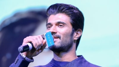 Vijay Deverakonda has spoken about his seniors.