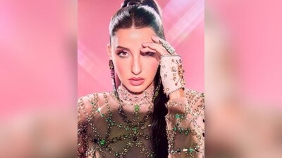 Assisted by makeup artist Reshmaa Merchant, Nora got decked up in nude eyeshadow, mascara-coated lashes, contoured cheeks with a tint of blush and a shade of mate pink lipstick. (Instagram/@norafatehi) Assisted by makeup artist Reshmaa Merchant, Nora got decked up in nude eyeshadow, mascara-coated lashes, contoured cheeks with a tint of blush and a shade of mate pink lipstick. (Instagram/@norafatehi)