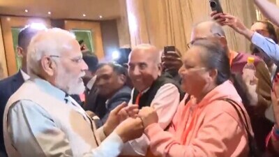 Prime Minister Narendra Modi interacts with members of Indian diaspora at a hotel in Johannesburg, South Africa. (X/ANI) Prime Minister Narendra Modi interacts with members of Indian diaspora at a hotel in Johannesburg, South Africa. (X/ANI)