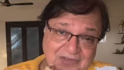 Rakesh Bedi talks about his broken finger.