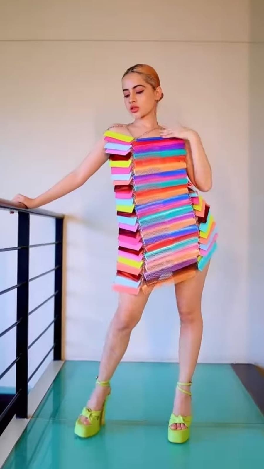 uorfi_hair_comb_dress