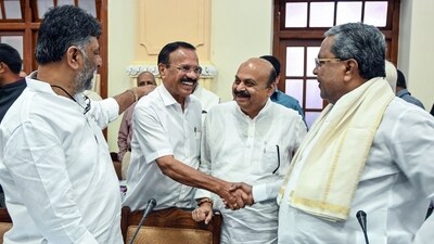 Karnataka CM Siddaramaiah, DCM DK Shivakumar, former CM Basavaraj Bommai and others during the all-party meeting to discuss the Cauvery River water dispute in Bengaluru. (ANI Photo) (Savitha B) Karnataka CM Siddaramaiah, DCM DK Shivakumar, former CM Basavaraj Bommai and others during the all-party meeting to discuss the Cauvery River water dispute in Bengaluru. (ANI Photo) (Savitha B)