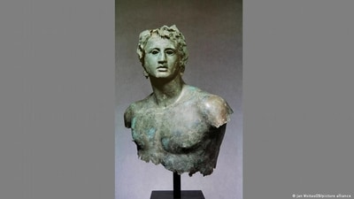 This suspected forgery was last displayed in public in 2000. This suspected forgery was last displayed in public in 2000.